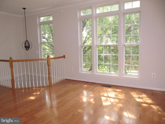 Building Photo - 11640 Fairfax Center Woods Tr