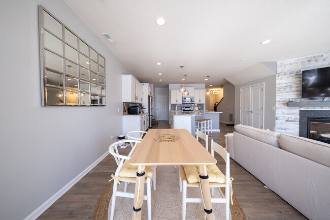 Building Photo - 756 Stonegate Rd