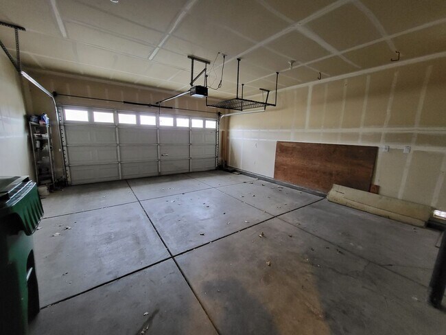 Building Photo - 1267 Quail Run Dr