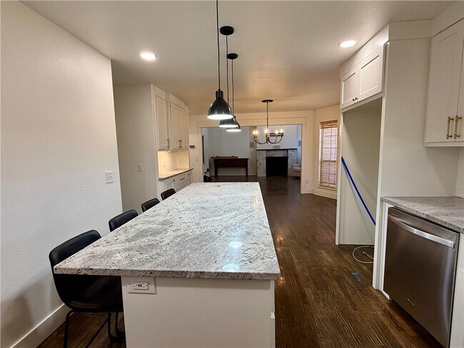 Building Photo - 101 Fox Glove Ln