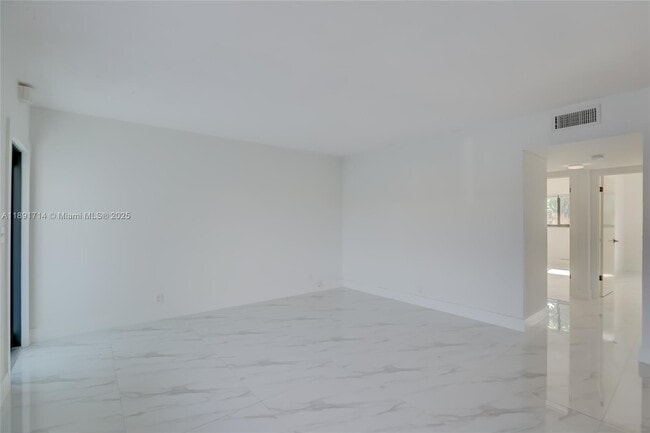 Building Photo - 2140 NE 56th St