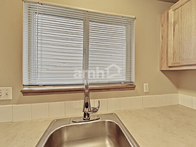 Building Photo - 16989 SW Cashew Way