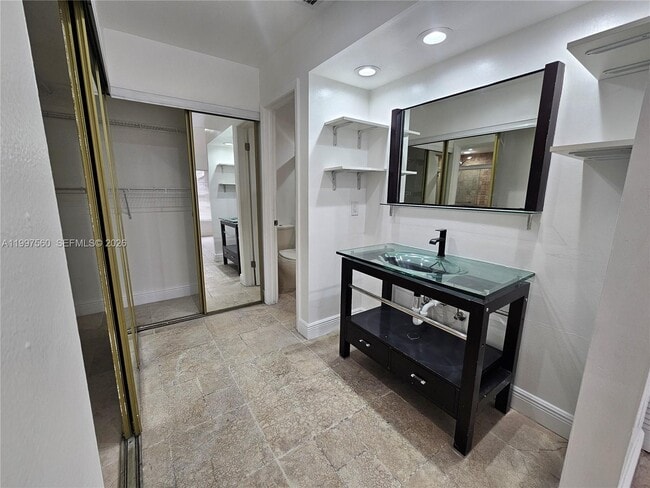 Building Photo - 15075 SW 49th Ln