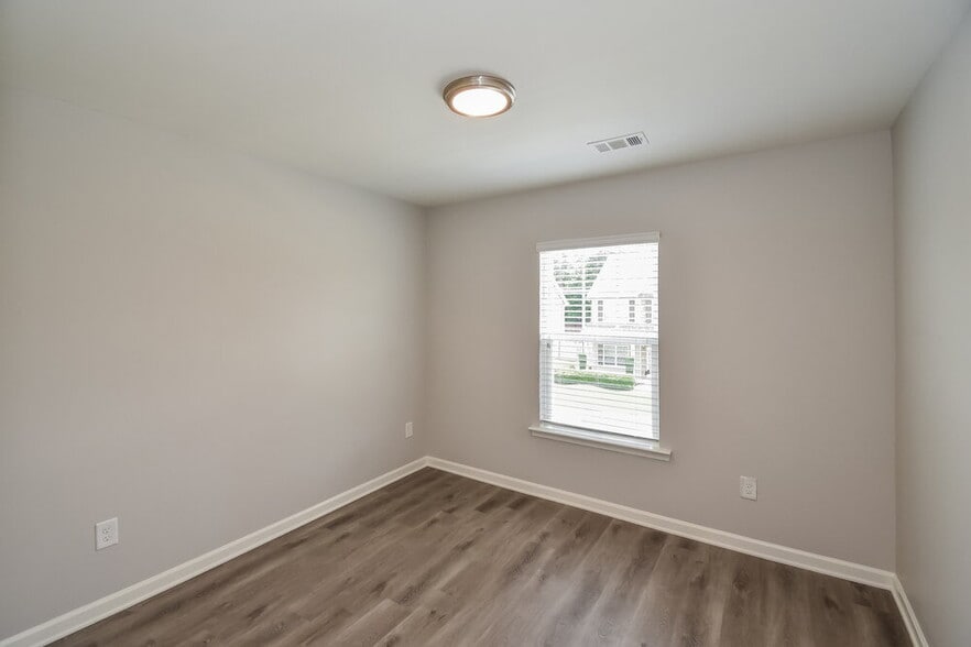 Building Photo - 30 Calm Waters Ave