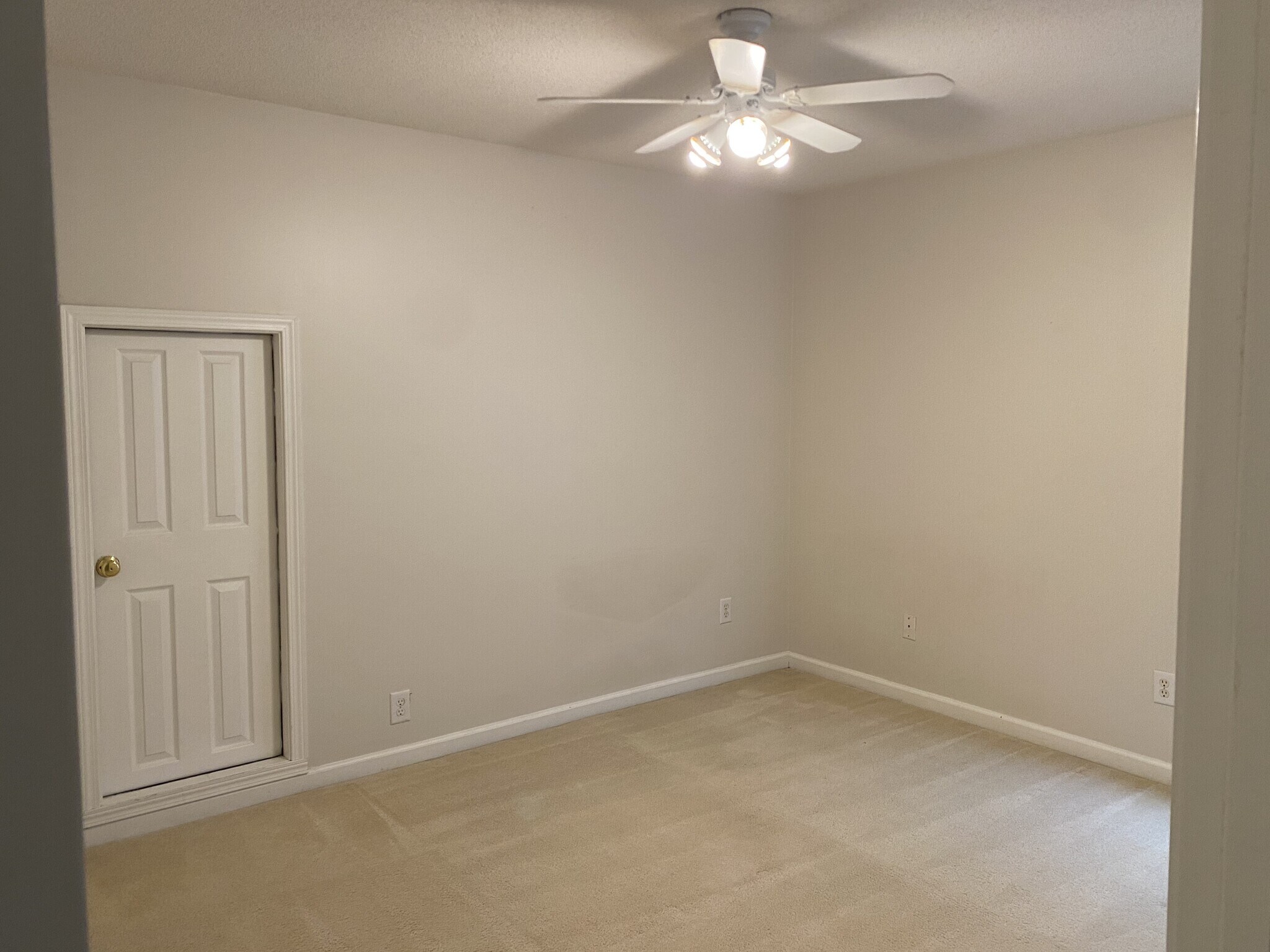 Building Photo - 2706 Cottesford Dr SE