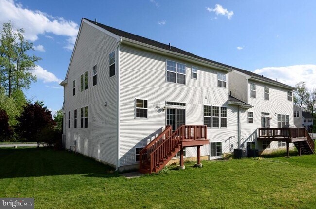 Building Photo - 345 Dartmouth Rd