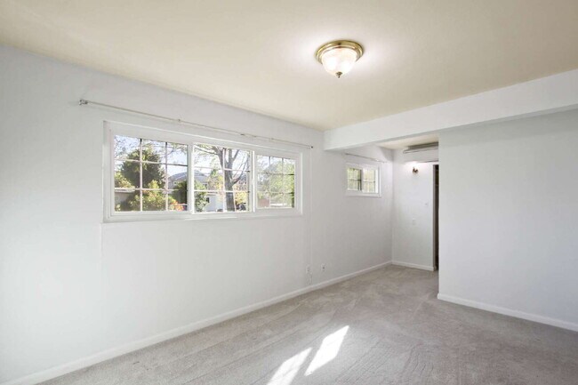 Building Photo - Old East Davis Rental with Spacious Yard, Bonus Room & Easy Bike Access to UC Davis