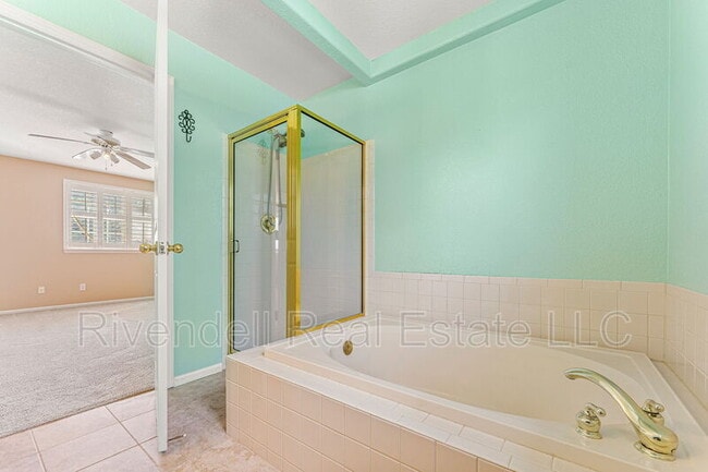 Building Photo - 1547 Spring Water Way