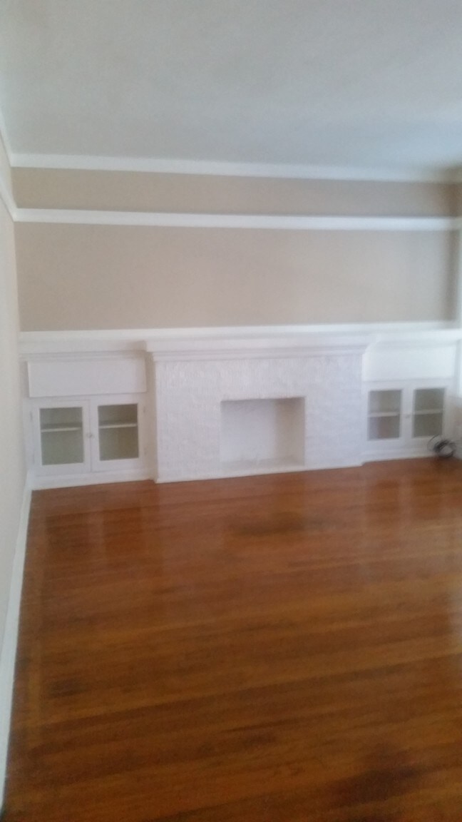 Building Photo - 6636 S Woodlawn Ave