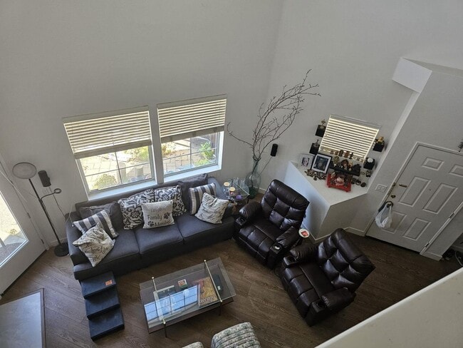 Building Photo - Modern 3BD/3BA Townhouse in Prime Union Ci...