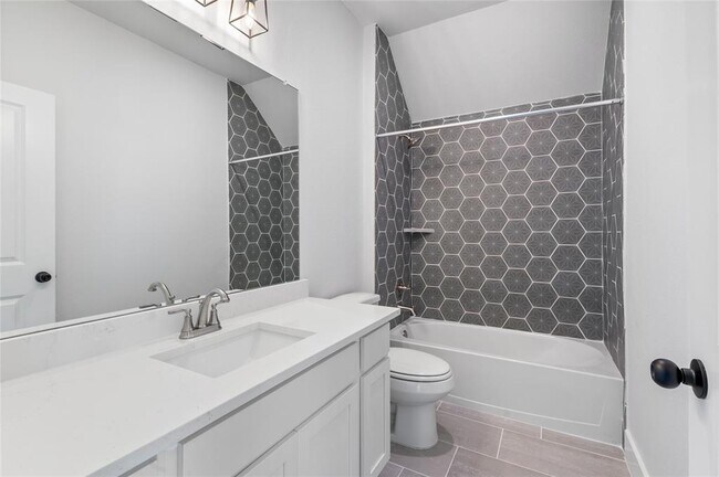 Building Photo - 3511 Palm Crest Dr