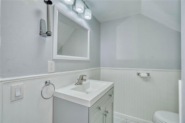 Building Photo - 1070 Gravel Rd