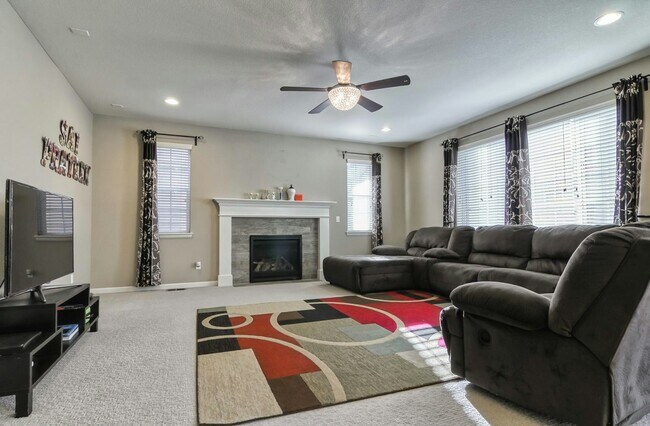 Building Photo - 13897 Ashgrove Cir
