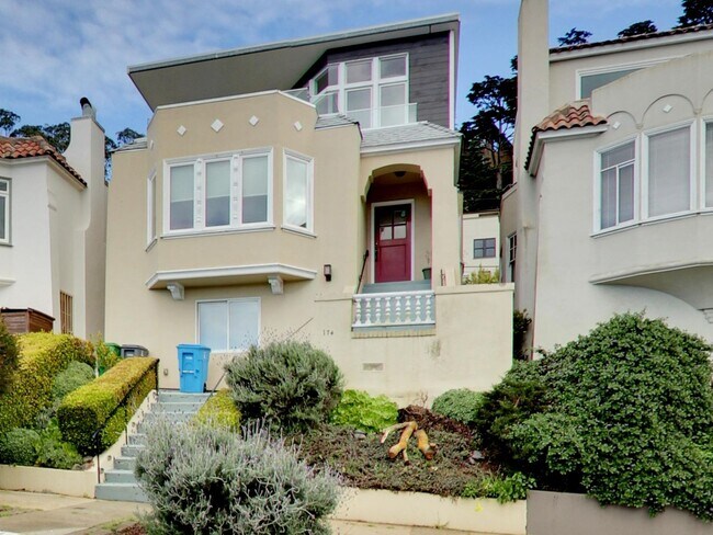 Building Photo - Stunning 4BR/3BA Home with Office, Laundry...