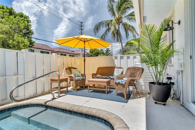 Building Photo - 4601 Bougainvilla Dr