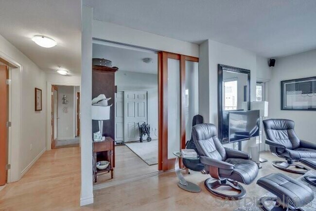 Building Photo - 1240 India St