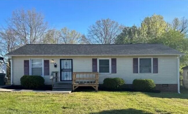 Building Photo - 1006 Tuscaloosa St