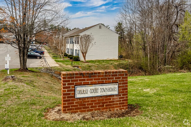 Building Photo - Del Ray Townhomes