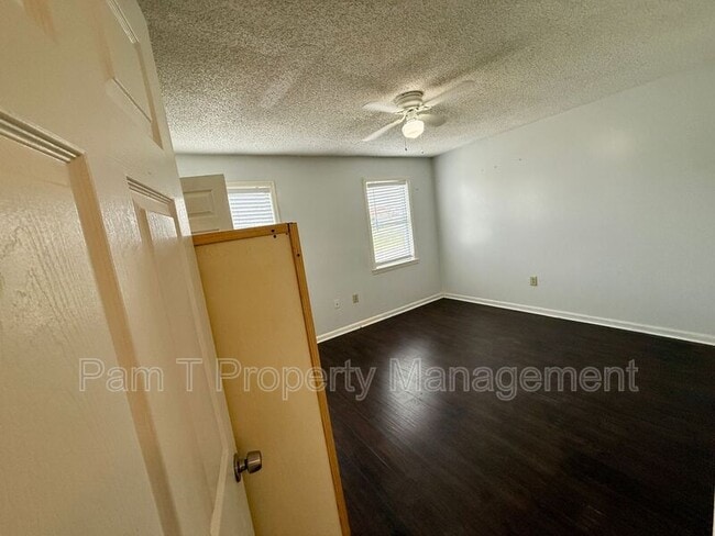 Building Photo - 768 Wolf St