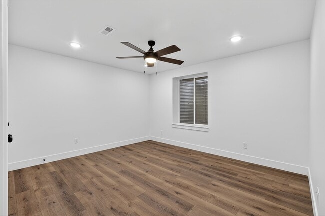 Building Photo - JR199L