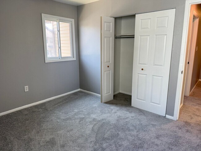 Building Photo - 359 Greenland Dr