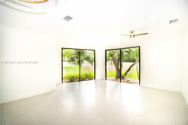 Building Photo - 8173 Silver Palm Ct