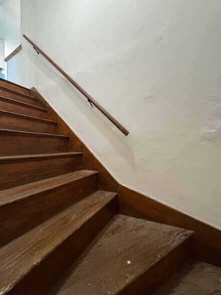 Building Photo - 61 Clarendon Ave