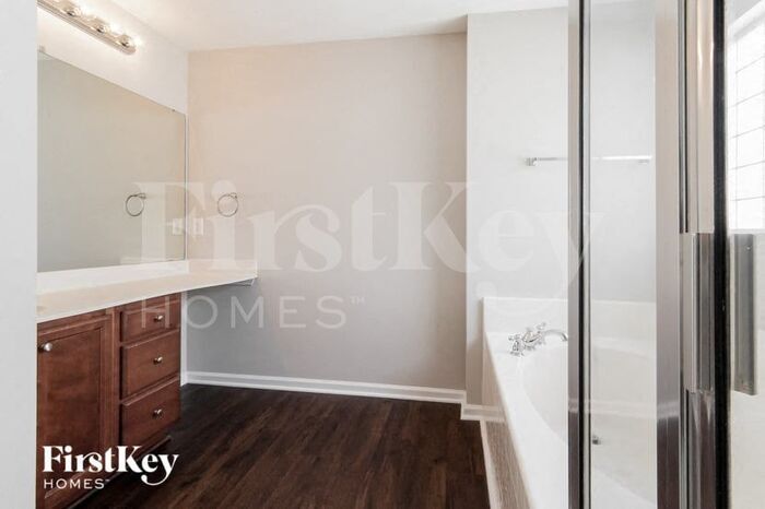 Building Photo - 2815 Pottinger Dr