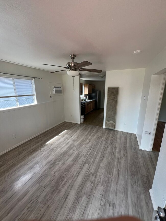 Building Photo - Oroville-3 bedroom 1 bath home, yard, newl...