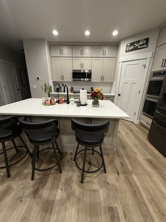 Building Photo - 46 S 2920 W