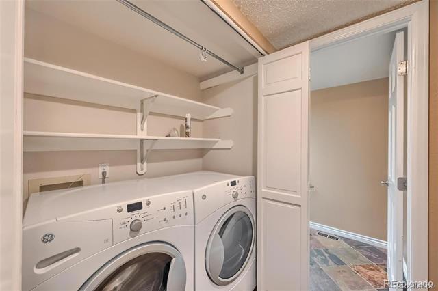 Building Photo - 9306 S Pepperwood Ln