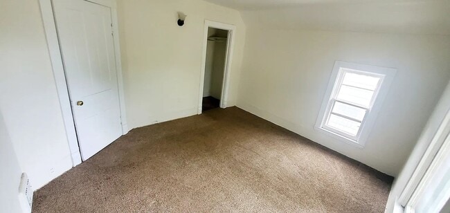 Building Photo - 1802 Madison Ave SE