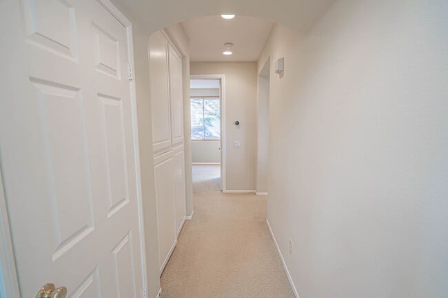 Building Photo - Stunning 4-Bedroom Home with Downstairs Bed/Bath, Views, and Remodeled Kitchen!