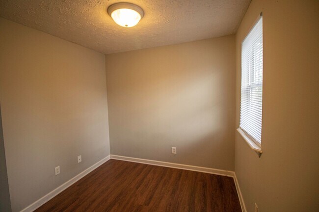 Building Photo - 803/805 N 7th St