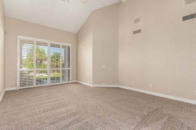 Building Photo - 10126 E Cochise Dr