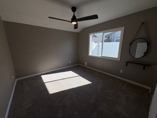 Building Photo - 4945 Mt Alifan Dr