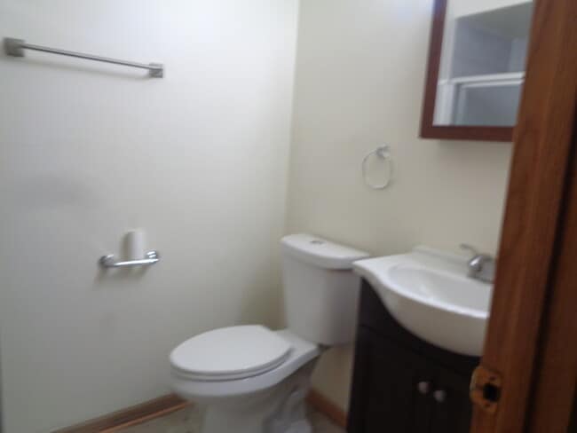 Building Photo - 11760 S Ridgeland Ave