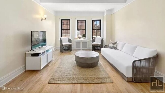 Building Photo - 95 Christopher St