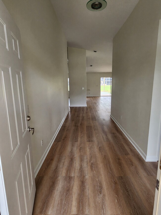 Building Photo - 6127 Jasmine Vine Dr