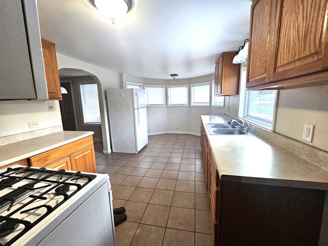 Building Photo - Charming Corner Lot House in Cadillac, Mic...