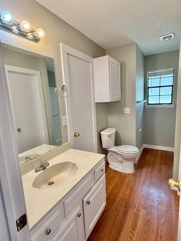 Building Photo - 505 Hedgewood Dr