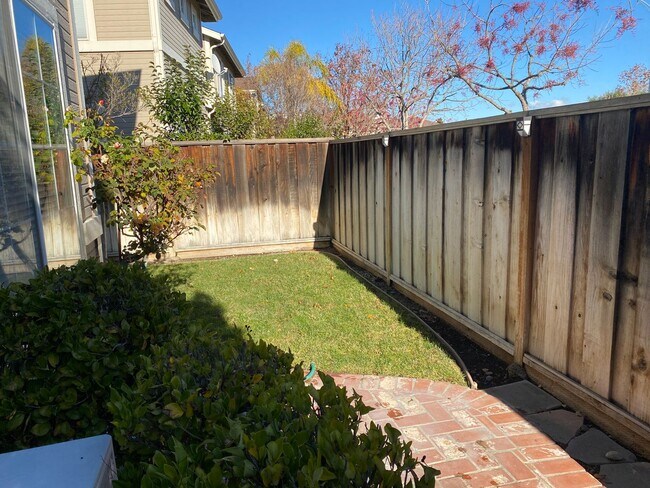 Building Photo - Light and Bright 4 Bedroom, 3 Bathroom Home in San Jose!