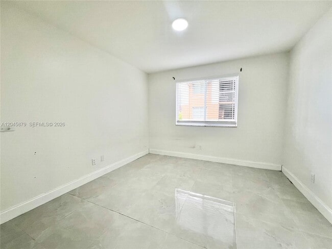Building Photo - 842 NW 92nd Ave