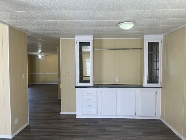 Building Photo - ***3 BEDROOM/2 BATHROOM IN DEWEY***