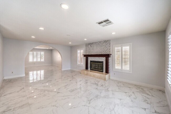 Building Photo - 3743 Lone Mesa Dr