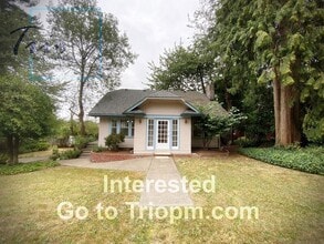 Building Photo - 1673 Riverview St