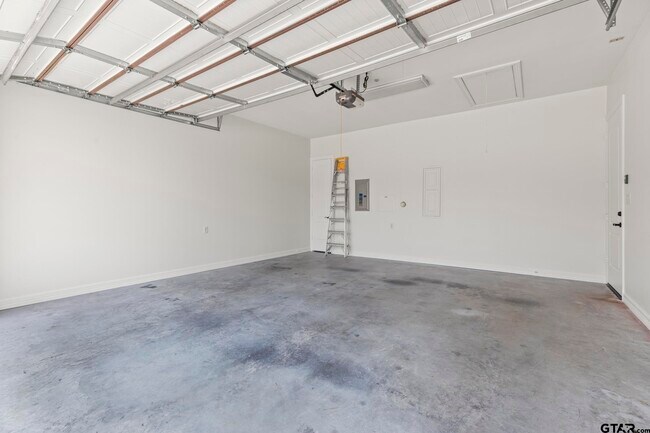 Building Photo - 1857 Stonecrest Blvd