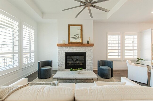 Building Photo - 215 Milam Crk Dr