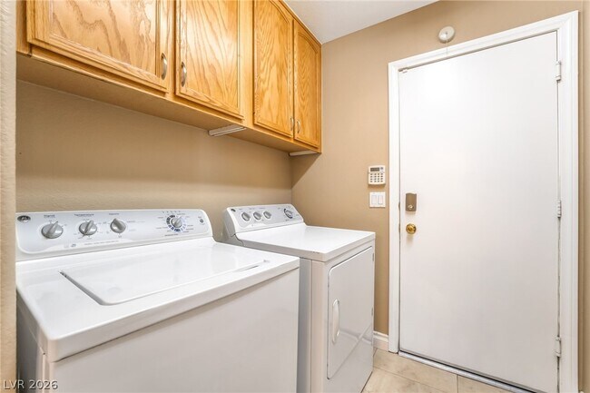 Building Photo - 1849 Glory Lily Ct