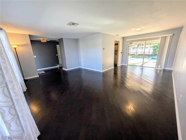 Building Photo - 1548 Whiskey Creek Dr